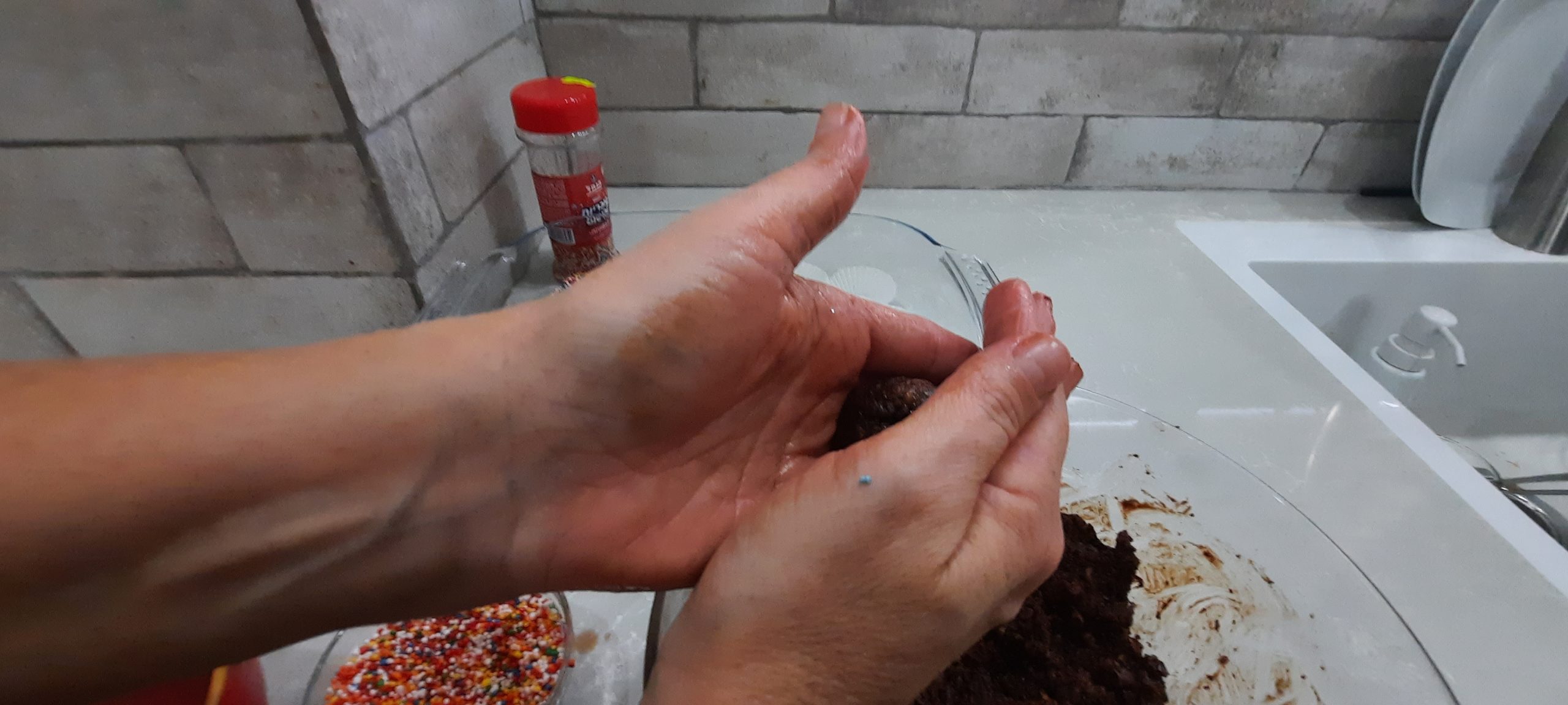 הכנת כדור שוקולד