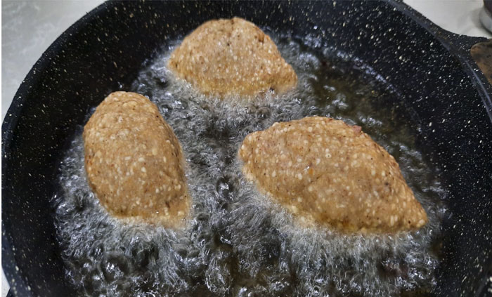 טיגון קובות במחבת 